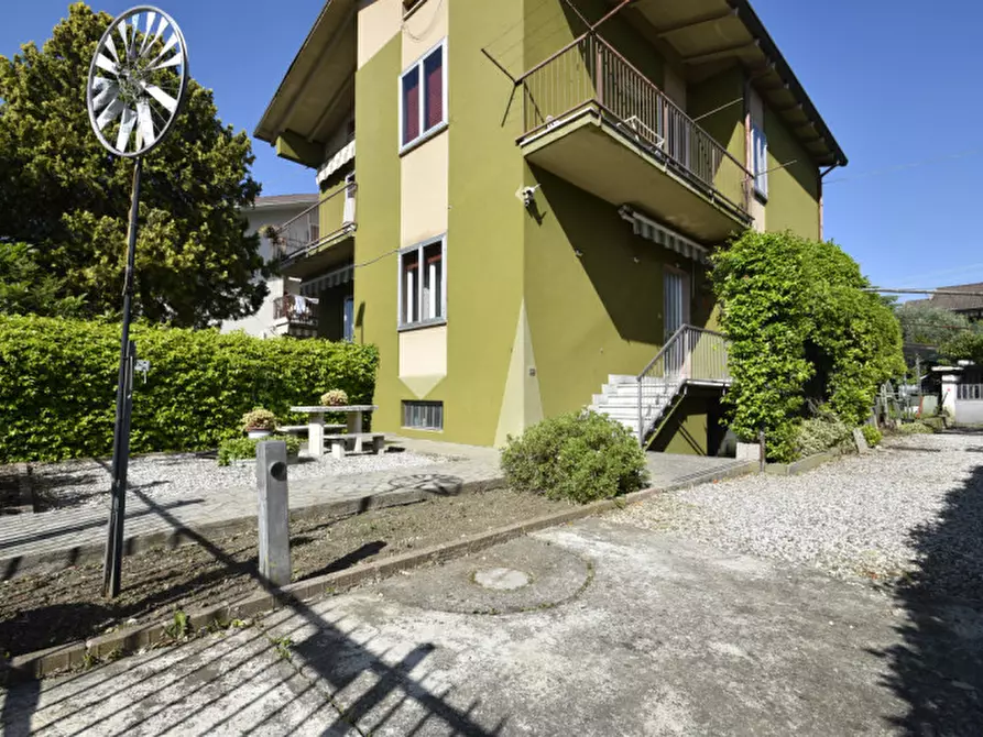 Immagine 3 di Casa bifamiliare in vendita  in Via Asiago 20 a Bussolengo