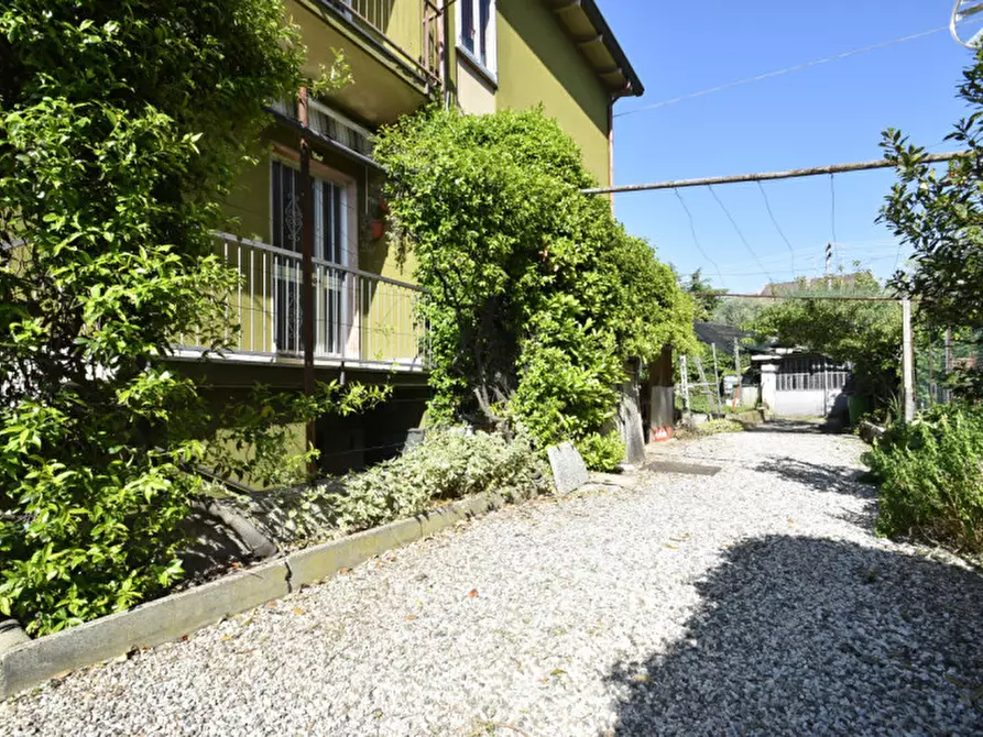 Immagine 6 di Casa bifamiliare in vendita  in Via Asiago 20 a Bussolengo