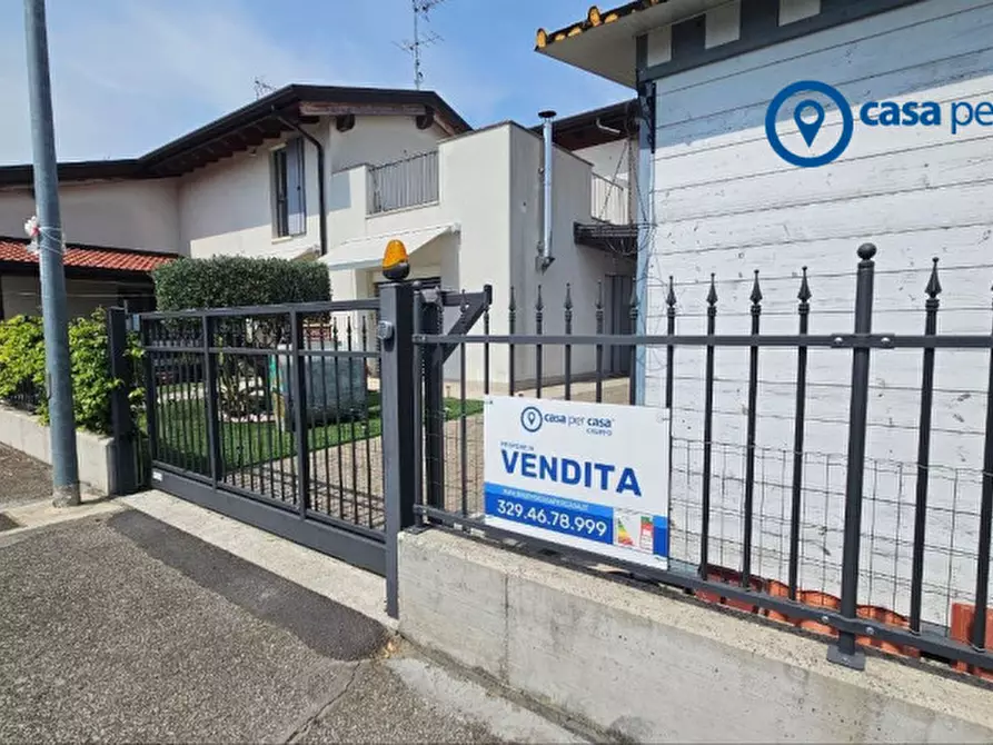 Immagine 1 di Casa trifamiliare in vendita  in Via San Modesto Martire a Cerea