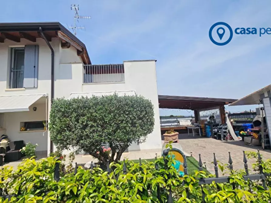 Immagine 3 di Casa trifamiliare in vendita  in Via San Modesto Martire a Cerea