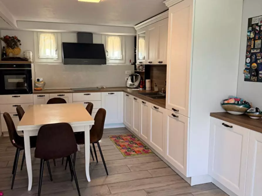 Immagine 1 di Casa indipendente in vendita  a Giavera Del Montello
