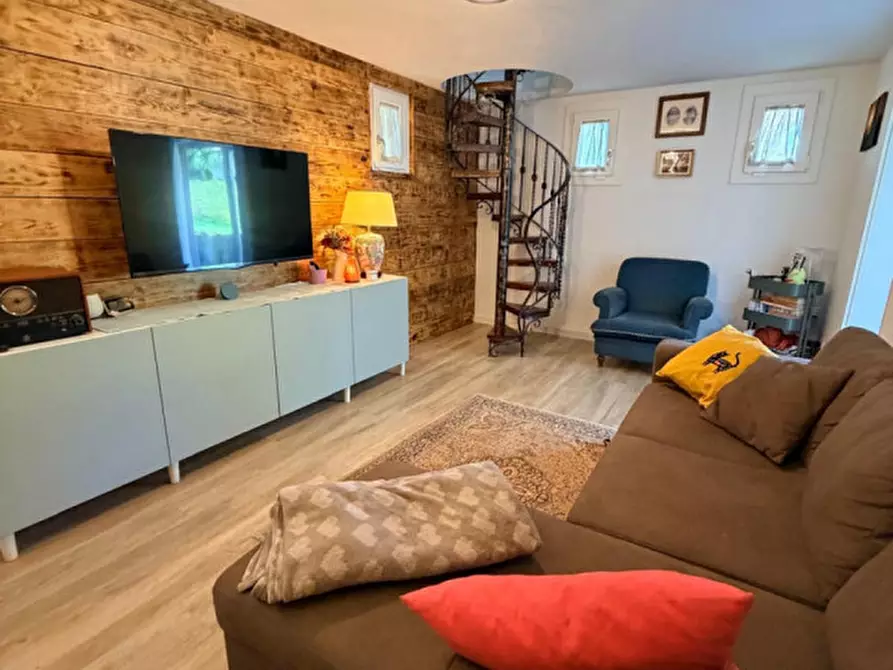 Immagine 8 di Casa indipendente in vendita  a Giavera Del Montello