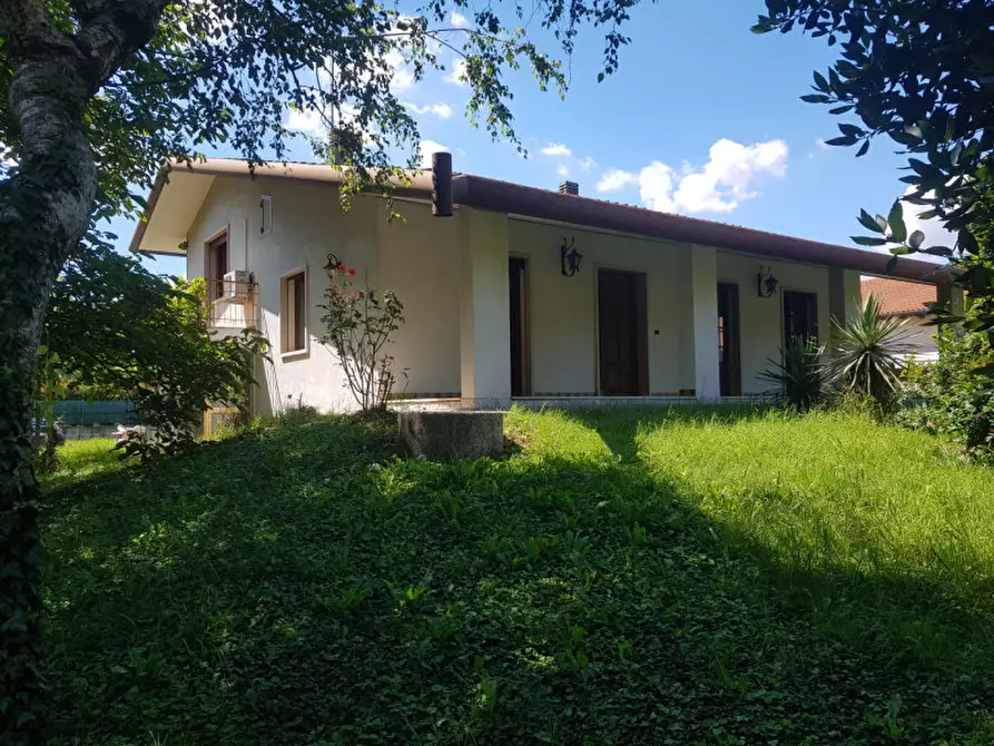 Immagine 1 di Casa indipendente in vendita  in Via Circonvallazione a Salzano