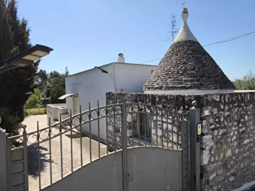 Immagine 3 di Villa in vendita  in SS 172 a Putignano
