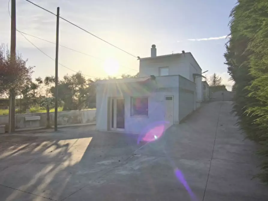 Immagine 6 di Villa in vendita  in SS 172 a Putignano