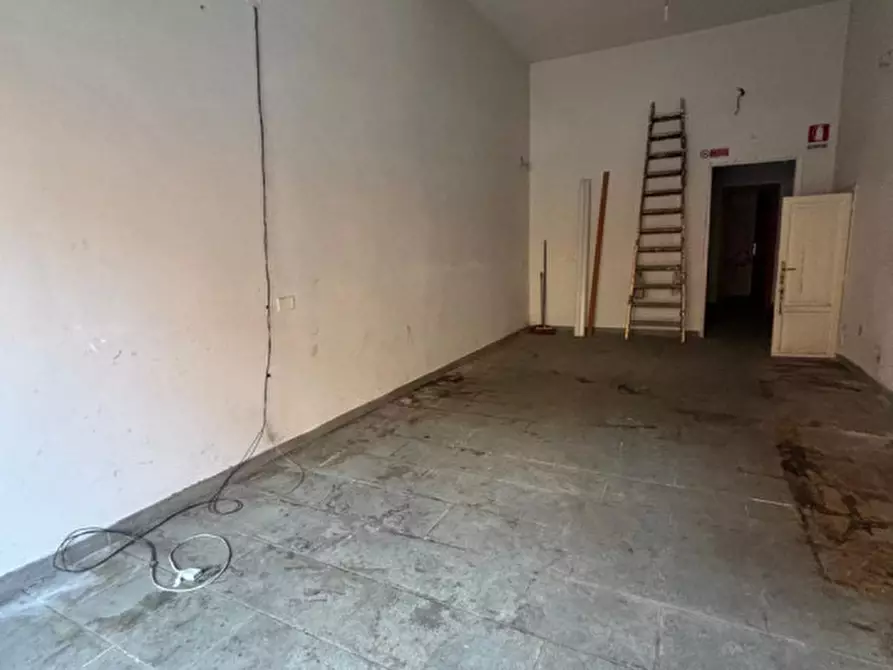 Immagine 4 di Negozio in affitto  in Via Domenico Lancia Di Brolo, 23A a Palermo