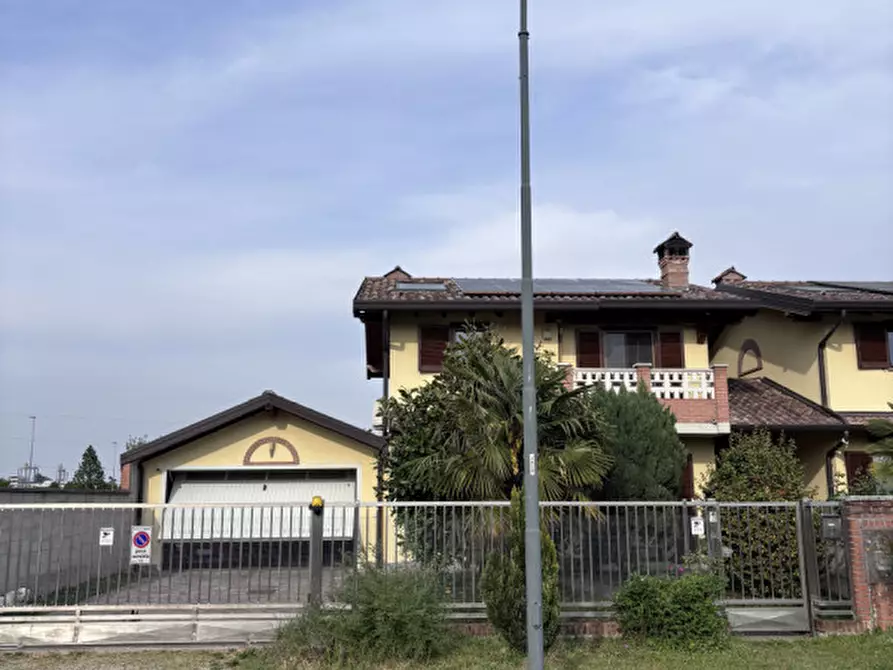 Immagine 6 di Villa in vendita  in Via John Fitzgerald Kennedy a Turbigo