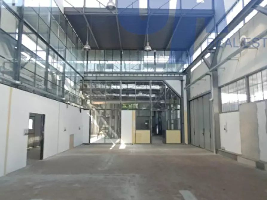 Immagine 2 di Attività commerciale in affitto  in VIA RUBATTINO RAFFAELE a Milano