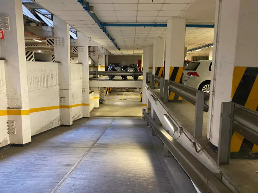 Immagine 4 di Cantina in vendita  in Via S. Vincenzo, 2, 16121 Genova GE, Italia a Genova