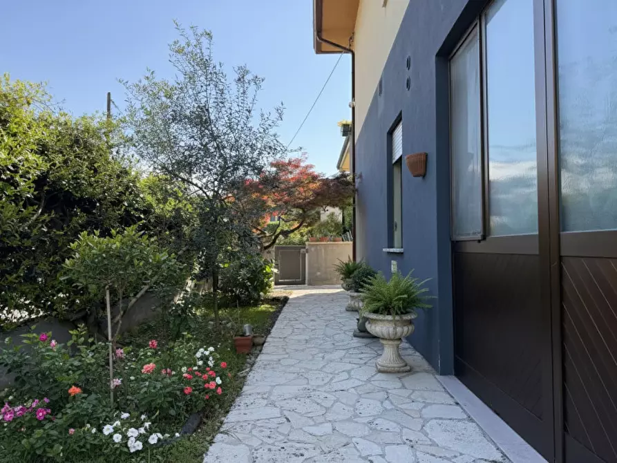 Immagine 6 di Casa bifamiliare in vendita  a Tombolo