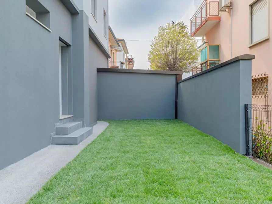 Immagine 4 di Appartamento in vendita  in Via Bartolomeo Panizza 43 a Vicenza