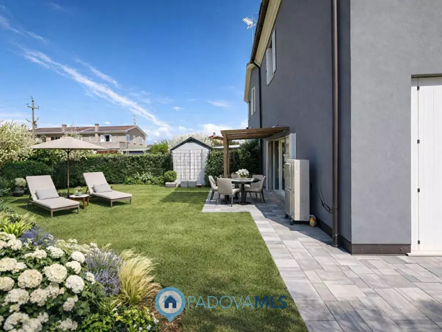 Immagine 2 di Casa bifamiliare in vendita  in Via Podrecca, 29 a Abano Terme