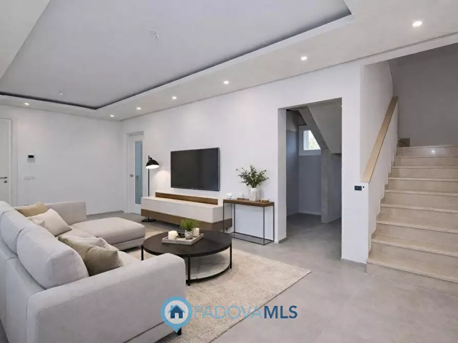 Immagine 5 di Casa bifamiliare in vendita  in Via Podrecca, 29 a Abano Terme