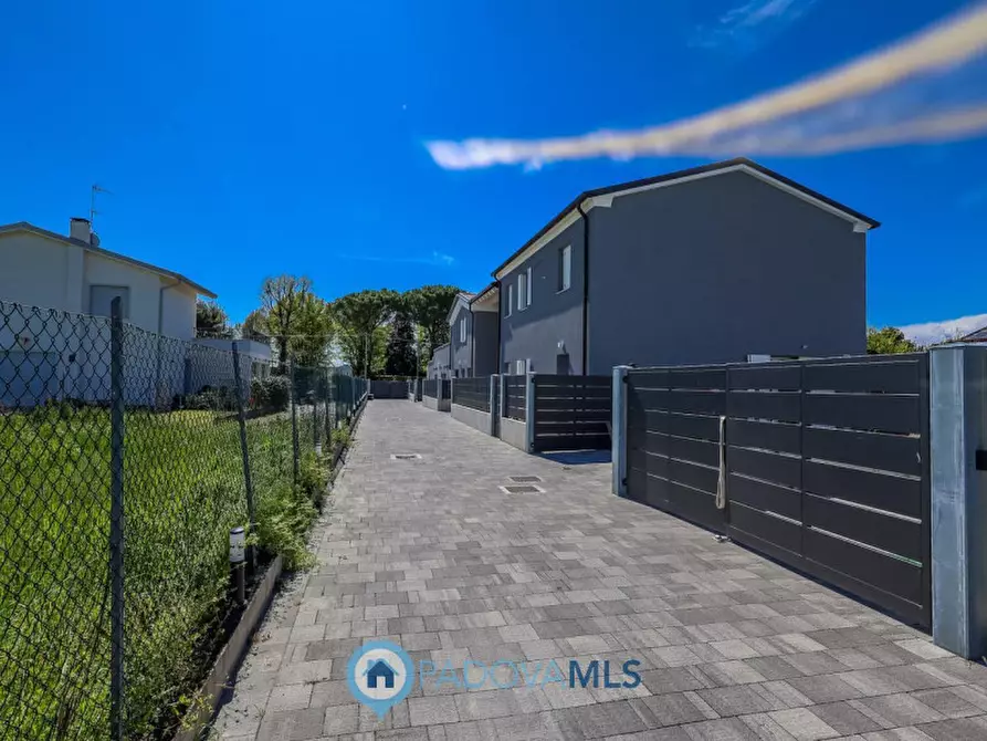 Immagine 37 di Casa bifamiliare in vendita  in Via Podrecca, 29 a Abano Terme