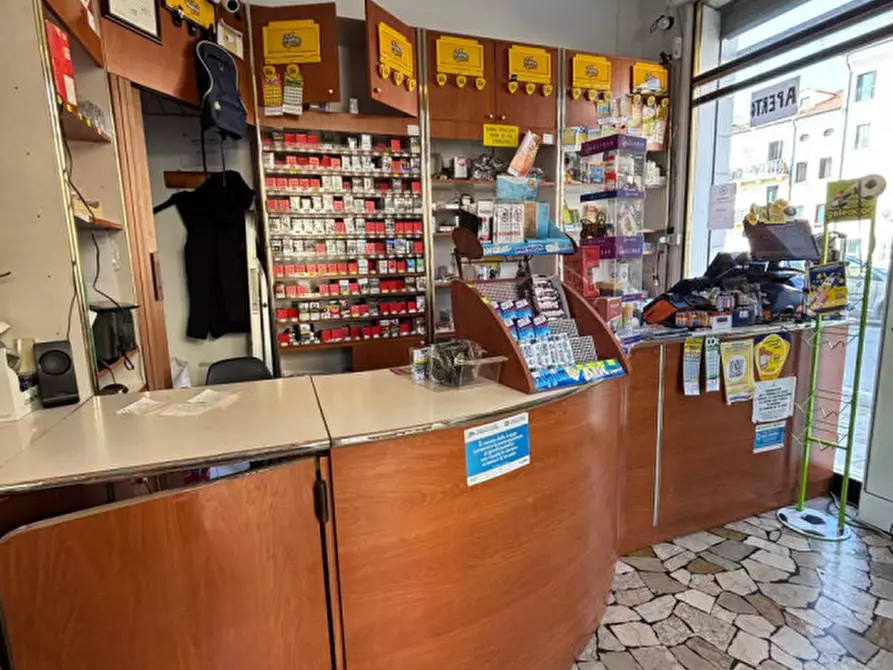 Immagine 2 di Attività commerciale in vendita  a Lendinara