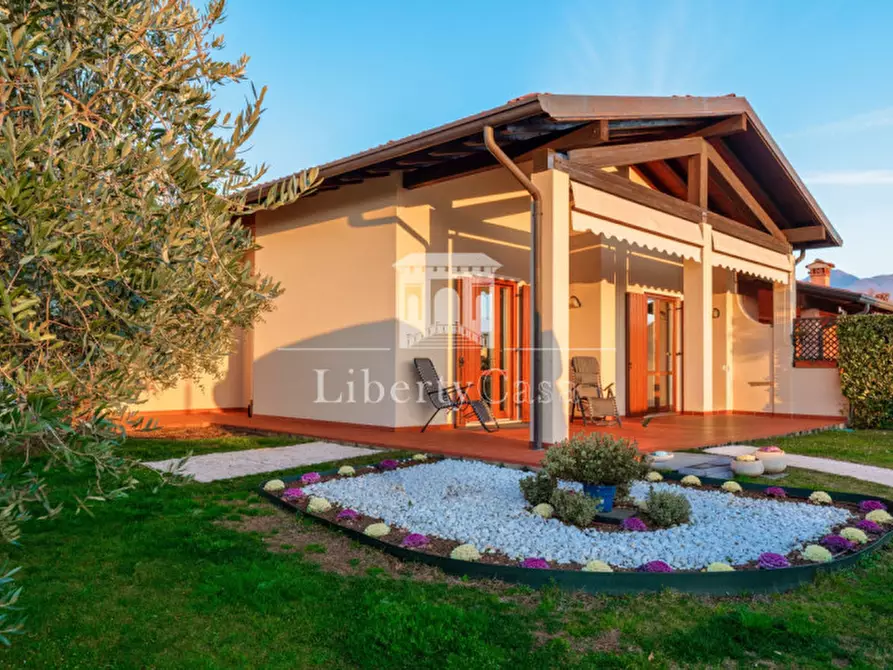 Immagine 2 di Villa in vendita  in Via Vallette a San Felice Del Benaco