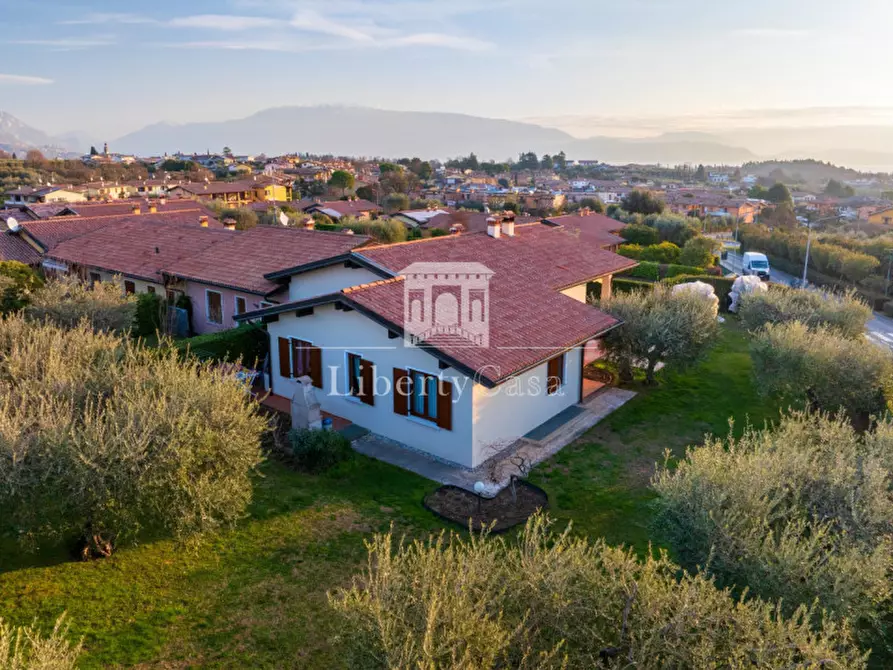 Immagine 3 di Villa in vendita  in Via Vallette a San Felice Del Benaco