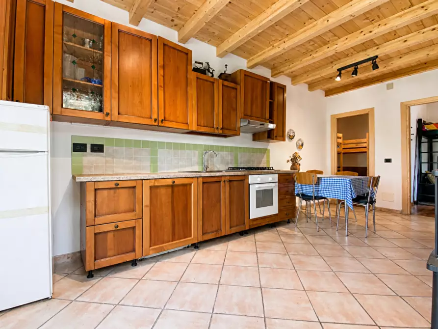 Immagine 2 di Casa bifamiliare in vendita  in Via Sacramundi, 1 a Chiampo