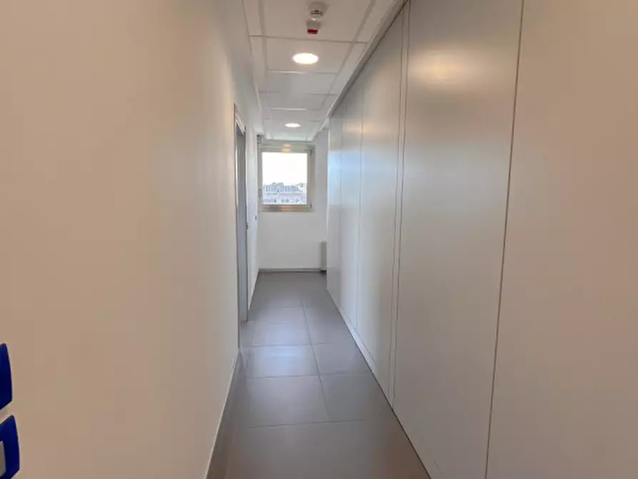 Immagine 8 di Ufficio in vendita  in Via Uruguay a Padova