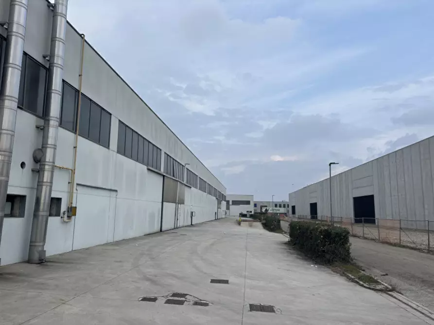 Immagine 10 di Capannone industriale in vendita  in Via Brigata Marche a Istrana