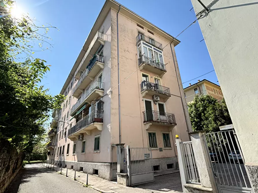 Immagine 2 di Appartamento in vendita  in Via Silvio Pellico, 24 a Verona