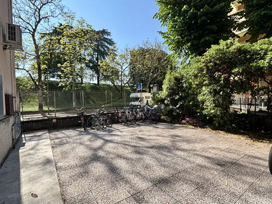 Immagine 32 di Appartamento in vendita  in Via Silvio Pellico, 24 a Verona