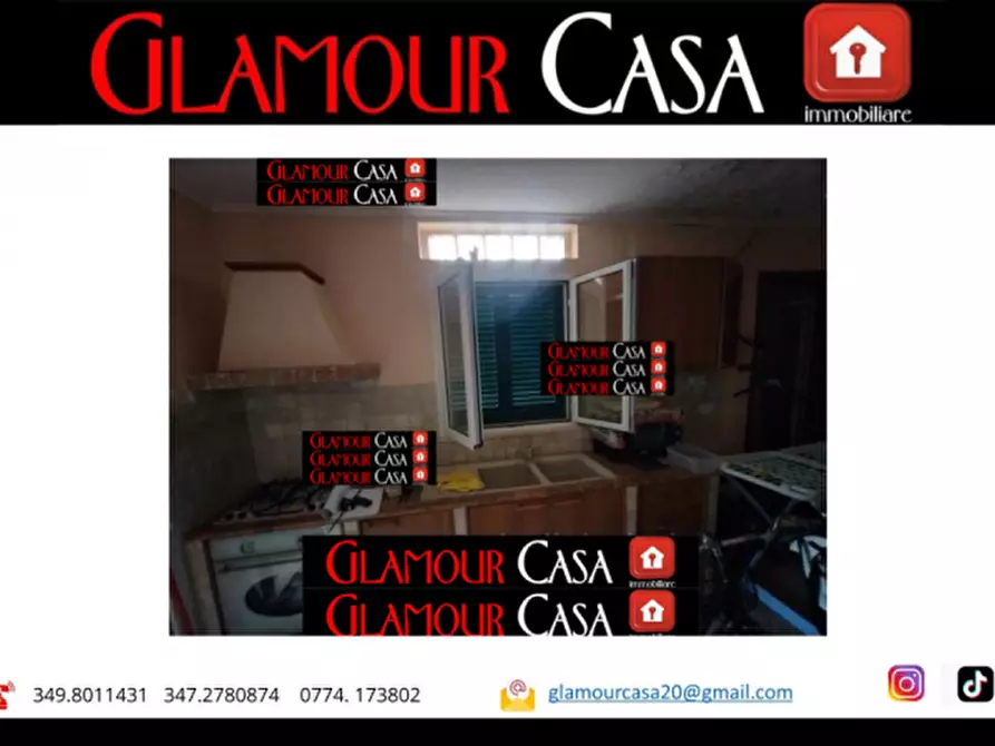 Immagine 4 di Villa in vendita  in Via Grottammare a Fiumicino