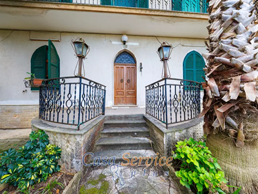 Immagine 1 di Villa in vendita  in Via Ada Negri a Oria