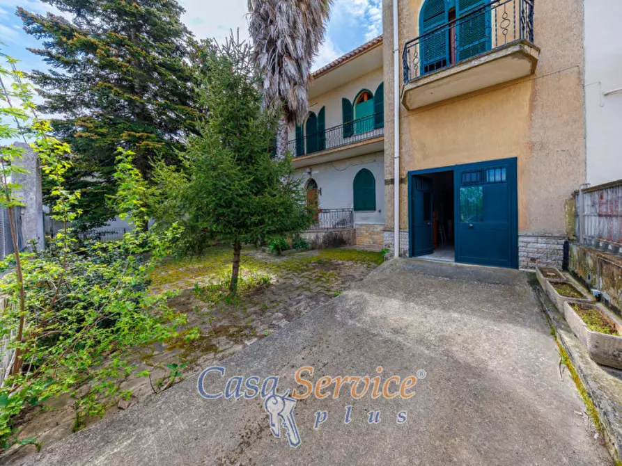 Immagine 12 di Villa in vendita  in Via Ada Negri a Oria