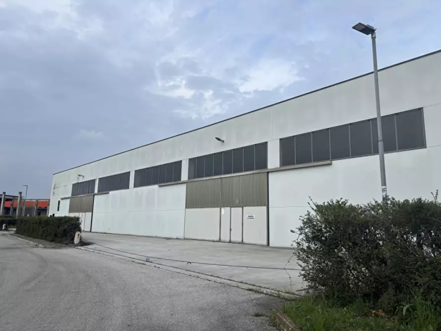 Immagine 1 di Capannone industriale in vendita  in Via Brigata Marche a Istrana