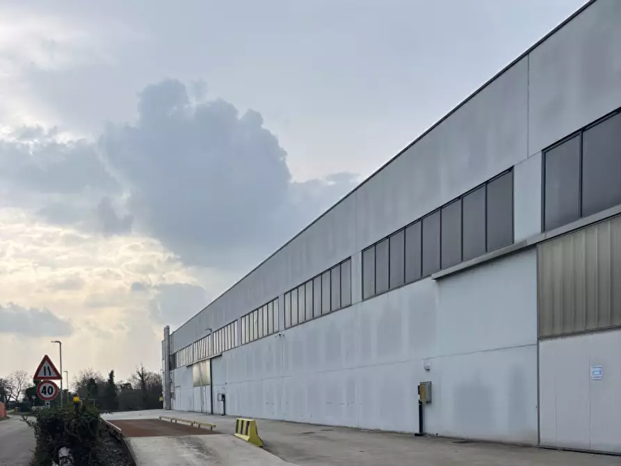 Immagine 2 di Capannone industriale in vendita  in Via Brigata Marche a Istrana