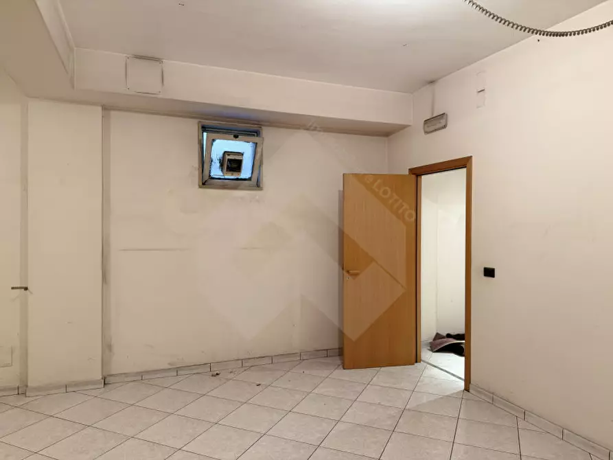 Immagine 7 di Magazzino in vendita  in Via Giuseppe Verdi , 22A a Andria