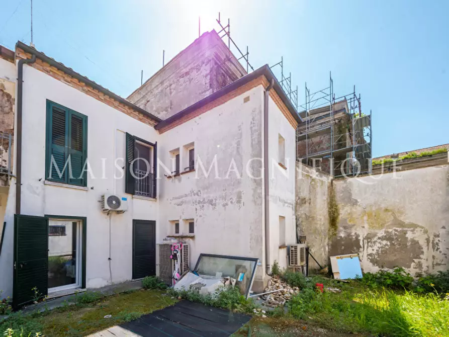 Immagine 15 di Palazzo in vendita  in via Edgardo Fogli 10 a Comacchio