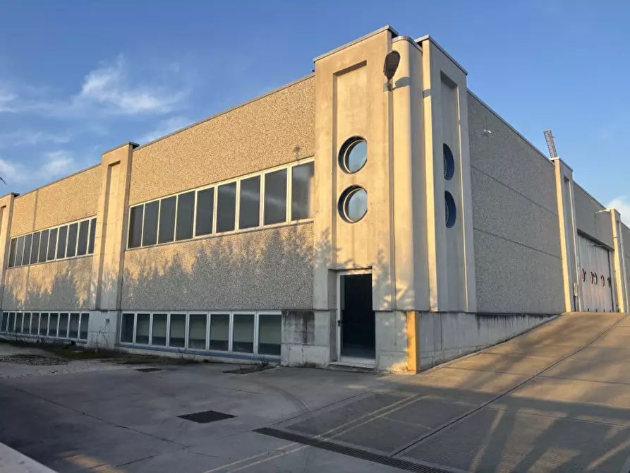 Immagine 3 di Capannone industriale in vendita  in via ermenegildo minato a Riese Pio x