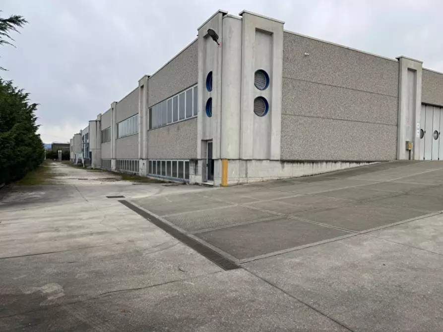 Immagine 12 di Capannone industriale in vendita  in via ermenegildo minato a Riese Pio x