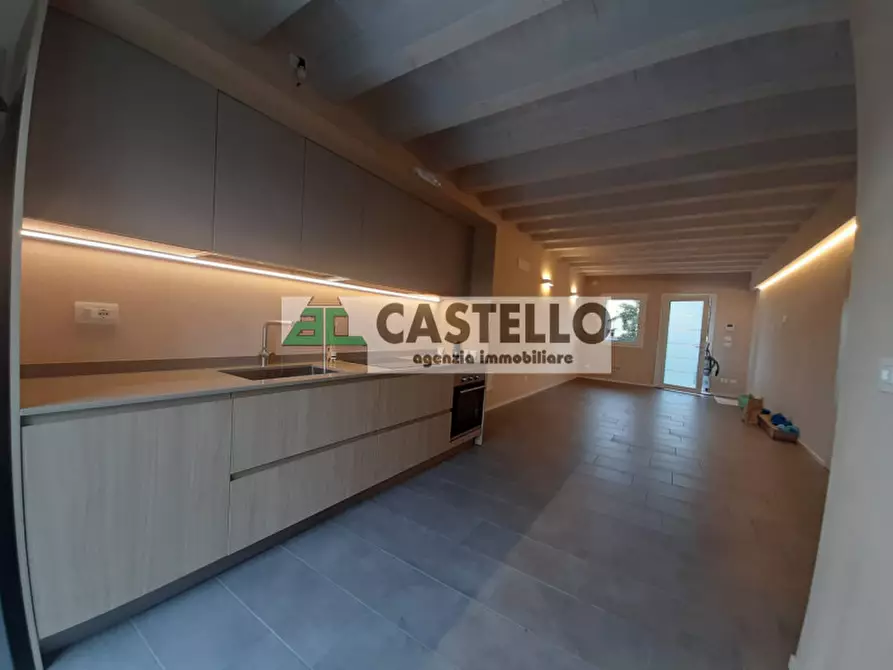 Immagine 1 di Casa trifamiliare in vendita  in Piazza 4 Novembre 6 a Mestrino