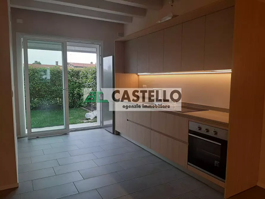 Immagine 2 di Casa trifamiliare in vendita  in Piazza 4 Novembre 6 a Mestrino
