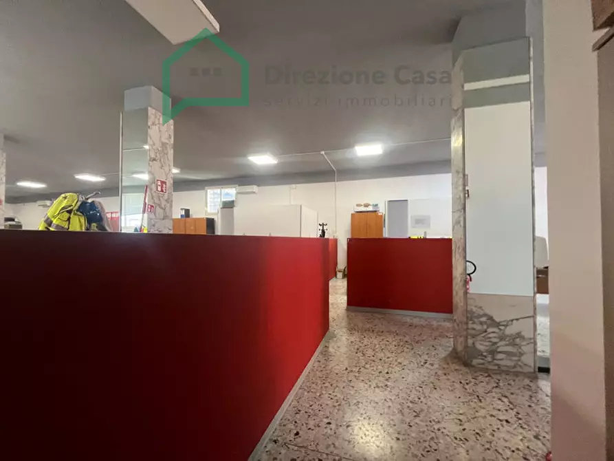 Immagine 14 di Ufficio in affitto  in VIA NUOVA POGGIOREALE a Napoli