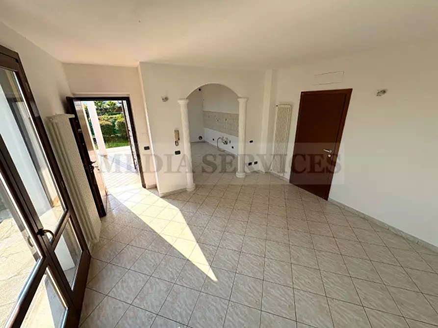 Immagine 4 di Villa in vendita  in via Roma n° 35 a Tromello