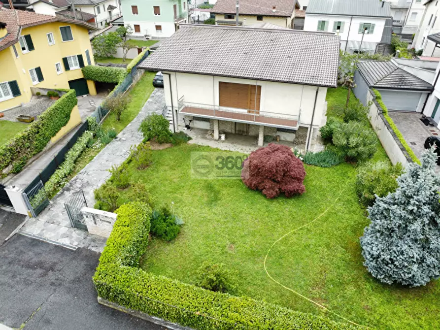 Immagine 2 di Villa in vendita  in Vial Europa a Passirano