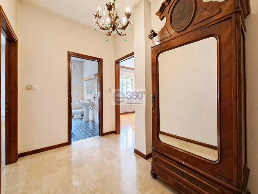 Immagine 6 di Villa in vendita  in Vial Europa a Passirano