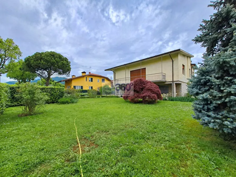 Immagine 16 di Villa in vendita  in Vial Europa a Passirano