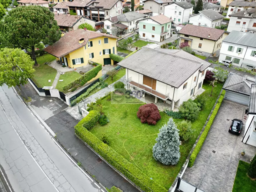 Immagine 22 di Villa in vendita  in Vial Europa a Passirano