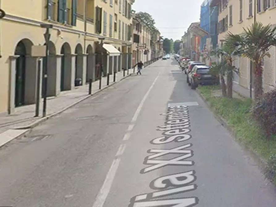 Immagine 2 di Negozio in vendita  in via 20 settembre 5 a Rovato