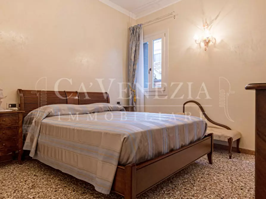 Immagine 20 di Appartamento in vendita  in Riva degli Schiavoni a Venezia