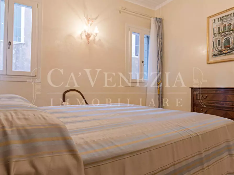 Immagine 21 di Appartamento in vendita  in Riva degli Schiavoni a Venezia