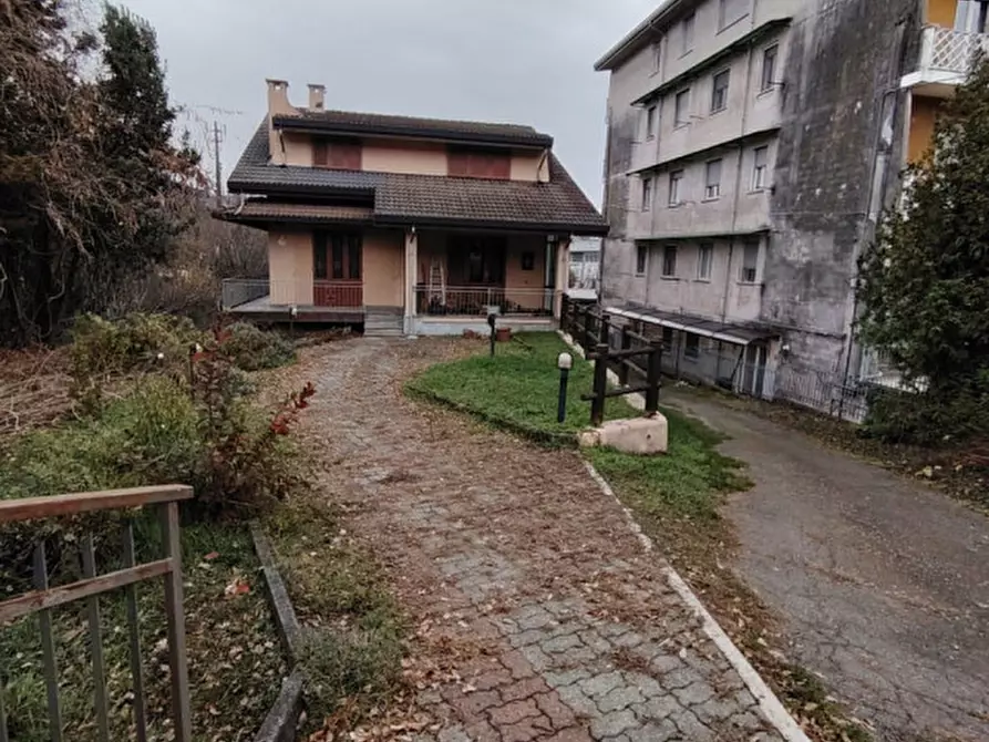 Immagine 1 di Casa bifamiliare in vendita  in Corso G. Matteotti, 325 a Serravalle Sesia