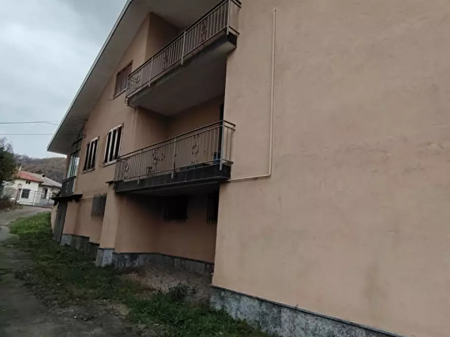 Immagine 5 di Casa bifamiliare in vendita  in Corso G. Matteotti, 325 a Serravalle Sesia