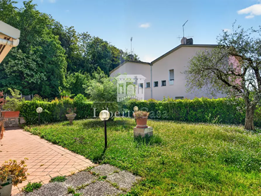 Immagine 1 di Casa bifamiliare in vendita  in Via Camillo Golgi a Salò
