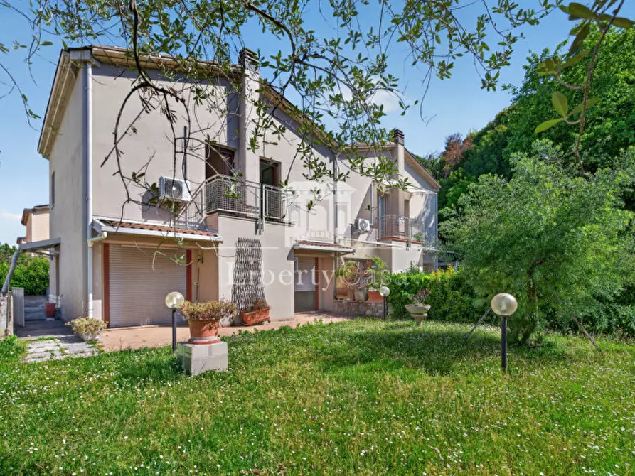 Immagine 2 di Casa bifamiliare in vendita  in Via Camillo Golgi a Salò